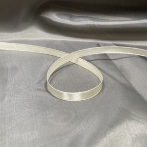 Лента атласная, 06мм, цвет 002